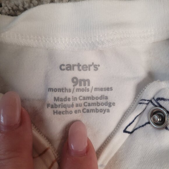 Like new! Carter’s Footed Pajamas- Size 6-9 Months - Picture 3 of 3
